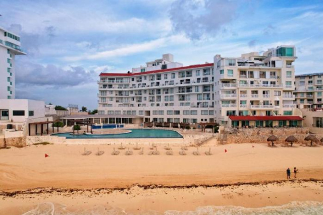 Beachfront Sun and Fun - Cancun