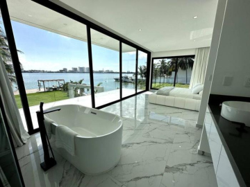 Lagoon Modern & Luxury Villa