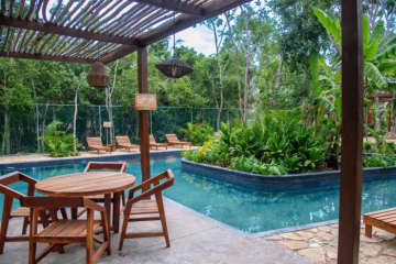Villa privada en comunidad cerrada con piscina y gym.