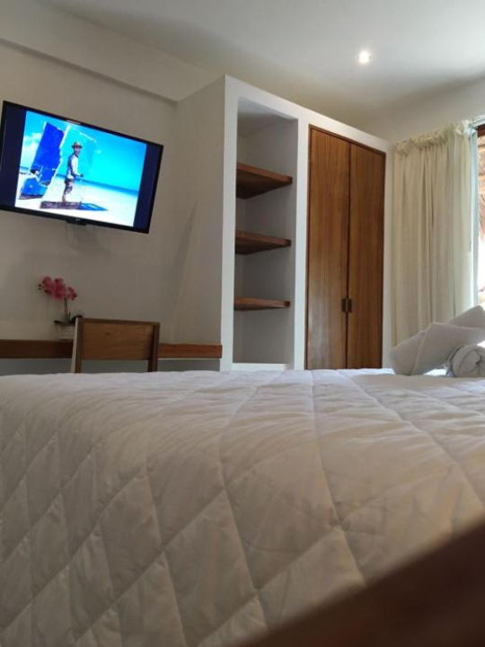 Hotel Pelecanus Suites Holbox - 斯島
