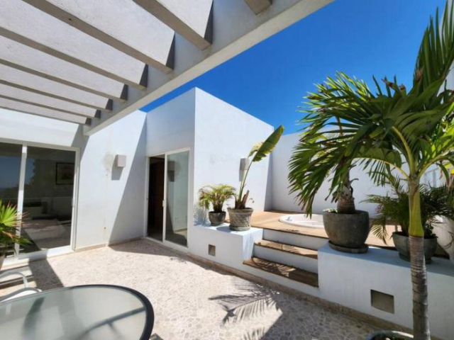 Resort Style Villa with Beach Club - Acapulco