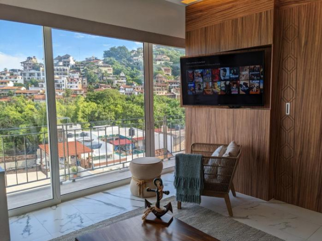 Romantic home with Stunning Rooftop pool and Jacuzzi in PV by Alterhome - Puerto Vallarta