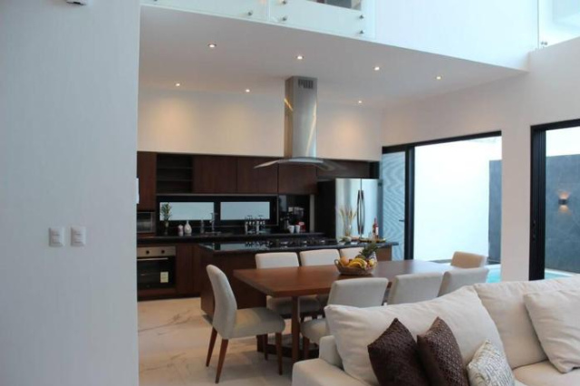 Casa Moderna de 4 Pisos Con Rooftop Vista Al Mar - Isla Mujeres