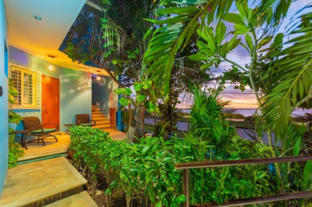 Casa Cielo Studio 1 with Tropical Garden Patio - Isla Mujeres