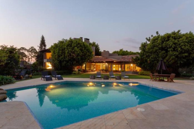 Casa Ficus, serviced Luxury Villa with pool&tennis - 巴耶德布拉沃