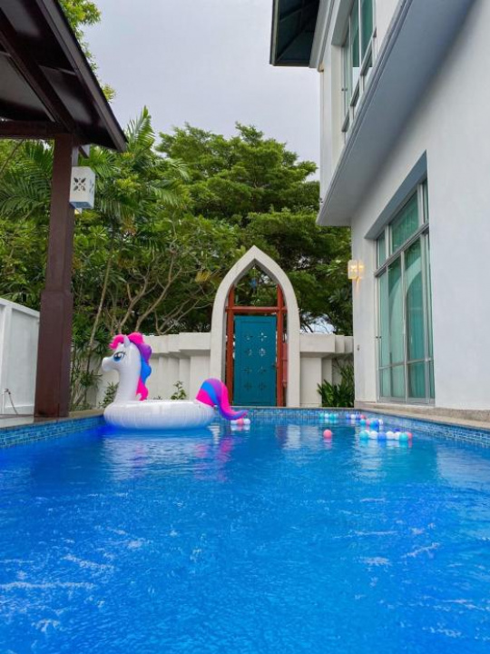 Twenty Two Pool Villa - Central Pattaya