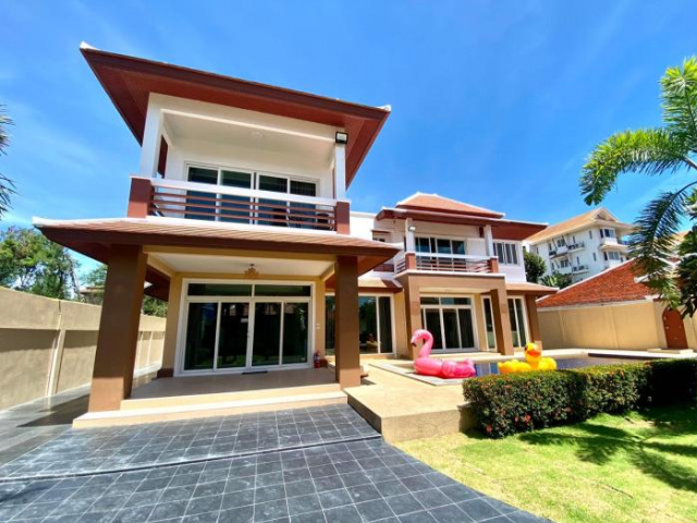 Jomtien Luxury 4 Beds KTV Pool Villa - Jomtien