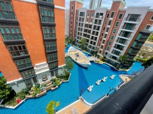 Espana Condo Resort Pattaya by BovyRentel - Chonburi