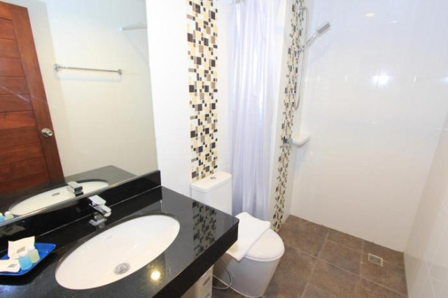 The Crystal Beach Hotel - Patong Beach