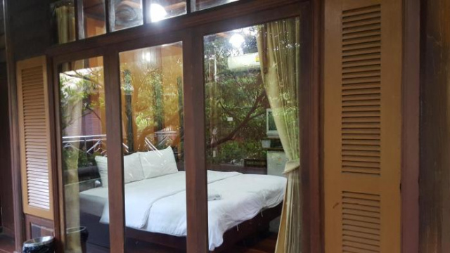 Ruean Mai Chai Khlong - Samut Songkhram