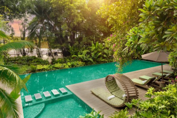 An Lam Retreats Saigon River