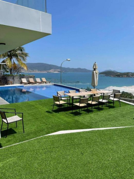 Ocean View Villa with Infinity Pool #5 Bedrooms - Nha Trang