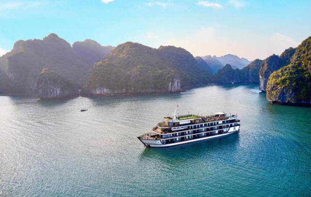 Rita Cruise - Halong Bay