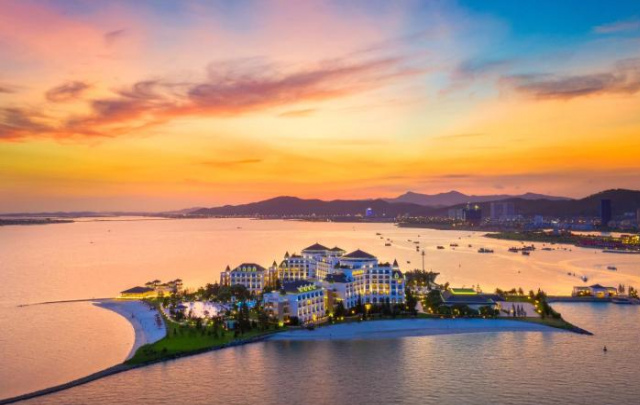 Vinpearl Resort & Spa Ha Long - Halong Bay