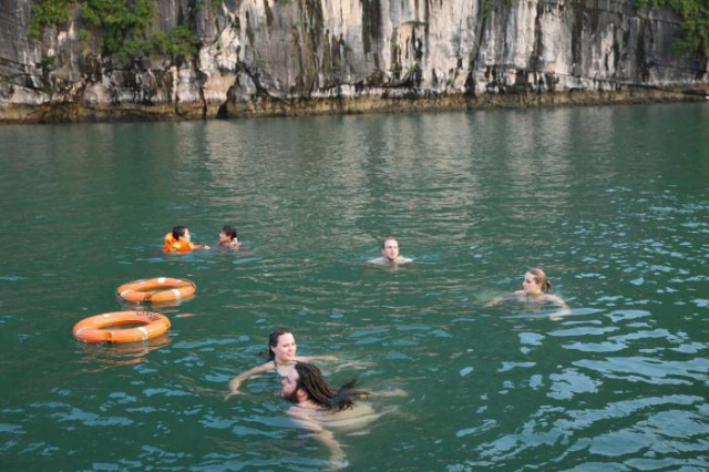 Rosa Cruise - Halong Bay