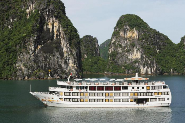 Starlight Cruise Hotel - Halong Bay