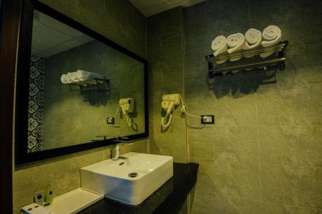 Catba Buffalo Hostel - Halong Bay