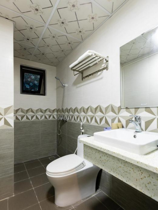 Cat Ba Rose Nhung Hotel - Halong Bay