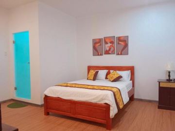GOLDEN HOTEL