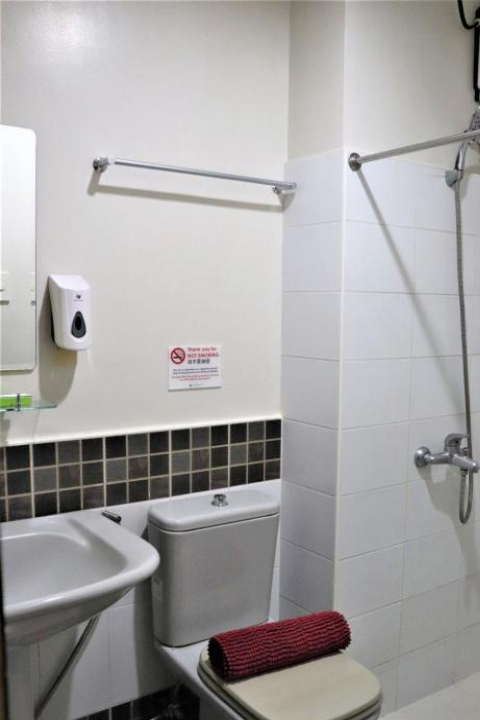 18 Studio Apartment - Manila