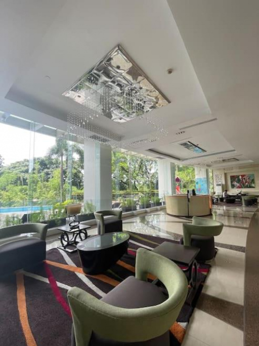 Lovely 2BR Loft in BGC for 6 pax - Manila