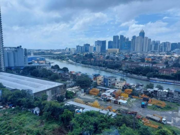 Spacious Condo with High Speed Wifi and Nice Skyline View