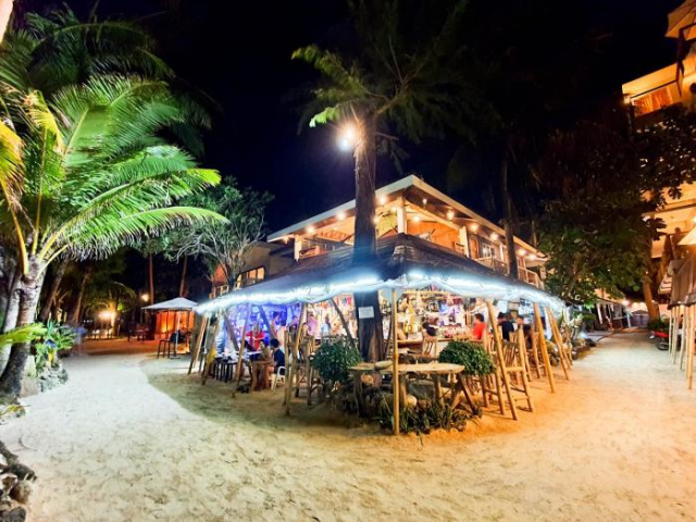 Cocoloco Beach Resort - Boracay