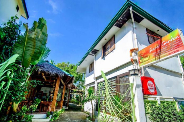 RedDoorz Plus @ Secret Garden Boracay - Boracay