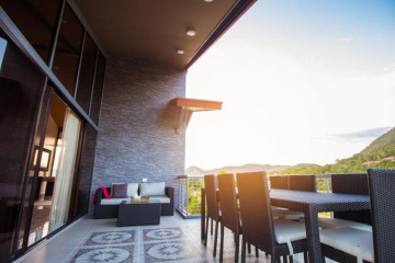 Bella Villa Coron
