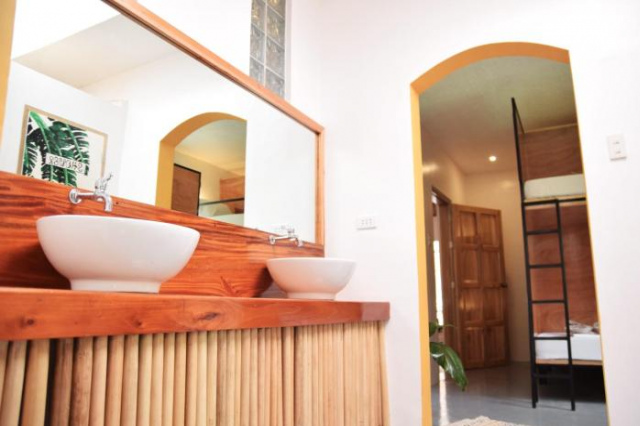 GUNI GUNI HOSTEL - 巴拉望