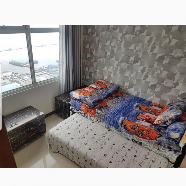 4 Bed Condo Sleeping by The Sea - Jakarta