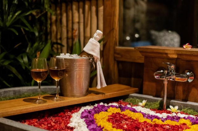 Airsania Ubud Antique Villas - Ubud