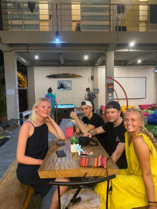 Beach Hut Hostel - Kuta