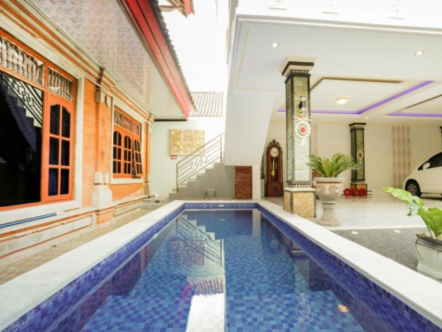 Ceria Guesthouse Seminyak Mitra RedDoorz - Seminyak