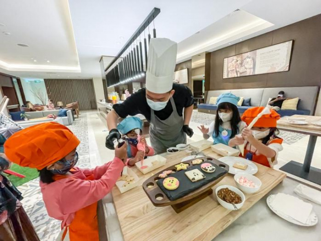 DoubleTree by Hilton Surabaya - Surabaya