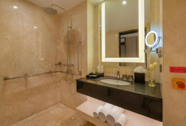 DoubleTree by Hilton Surabaya - Surabaya