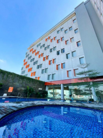 HARRIS Hotel & Conventions Gubeng