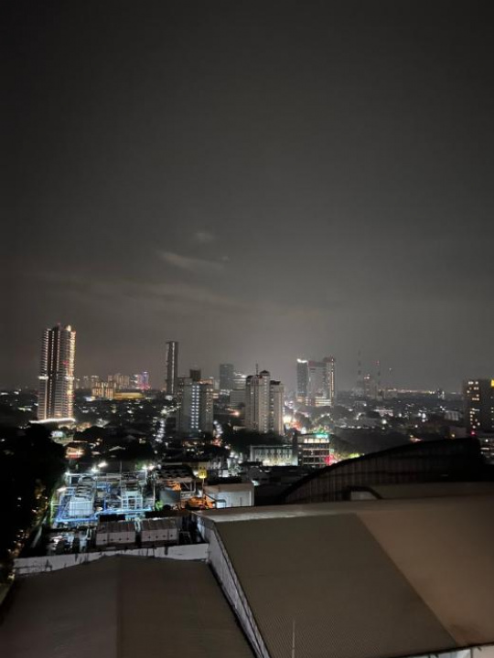 EMKA Lodge studio room the vertu apartemen ciputra world surabaya - Surabaya