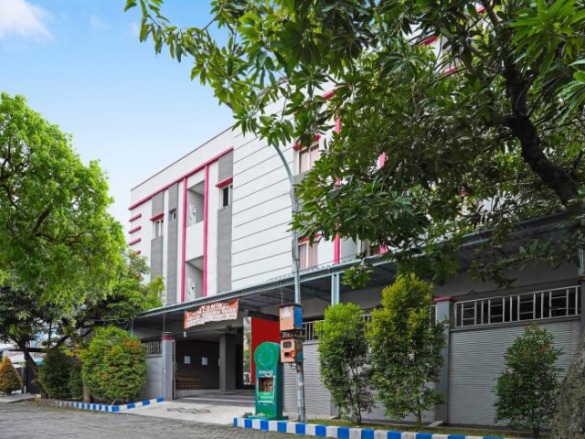 OYO Flagship 90889 Dkb Residence - Surabaya