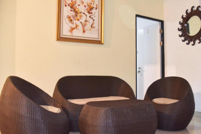 RedDoorz near Surabaya Town Square - Surabaya