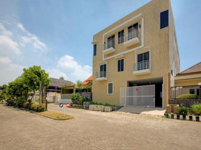 OYO Life 3987 Kost Aditya - Surabaya