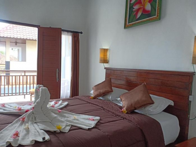 Dwiki Putra Home Stay - 倫邦岸島