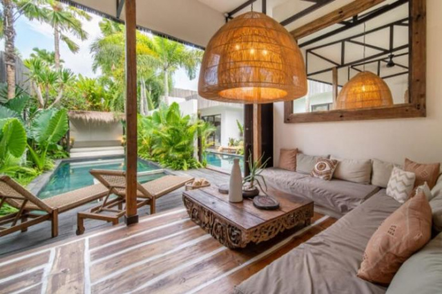 NEW! Tropical design Private Villa 3 BR Umalas w staff up to 50 Disc - Canggu