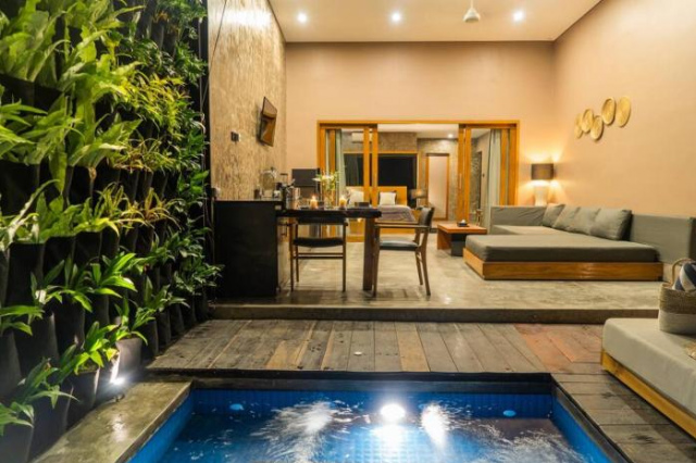 Luxury Honeymoon Nest 1BR Villa with Jacuzzi - Canggu