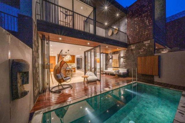 Villa Jannati - 4BR Pool Villa Near Berawa Beach - Canggu