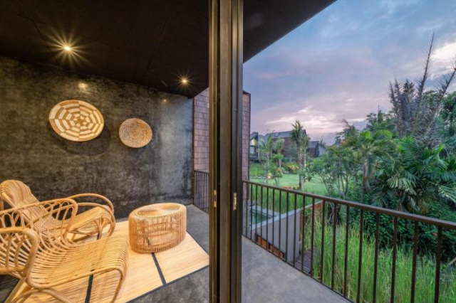 Villa Jannati - 4BR Pool Villa Near Berawa Beach - Canggu