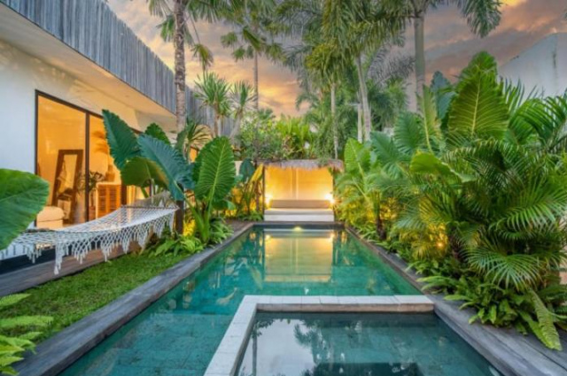 NEW! Tropical Design Private Villa Complex 6 BR Umalas w Staff - Canggu