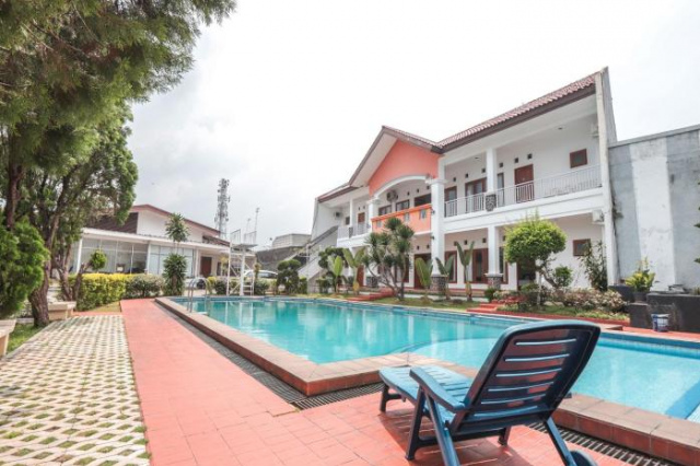 Hotel Lurus - Puncak