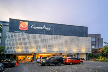 Hotel Cemerlang
