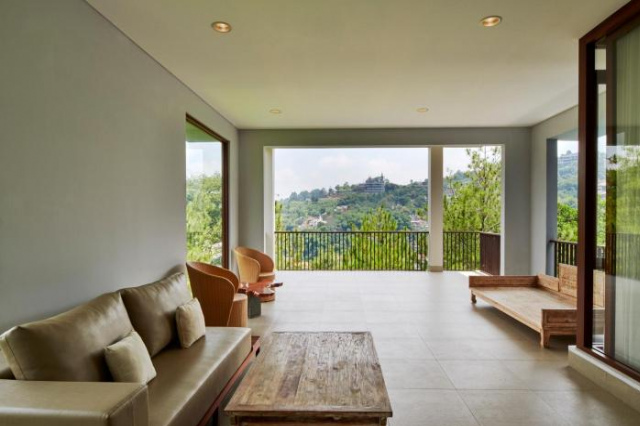 Anindya Hill View Villa 7 Bedrooms with a Private Heated Swimming Pool - Bandung